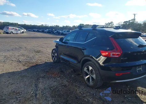 2023 Volvo Xc40 B5 Plus Bright Theme z USA, uszkodzony, nr VIN YV4L12UN0P2926079